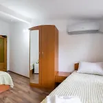 Vendégház Flower's 3*