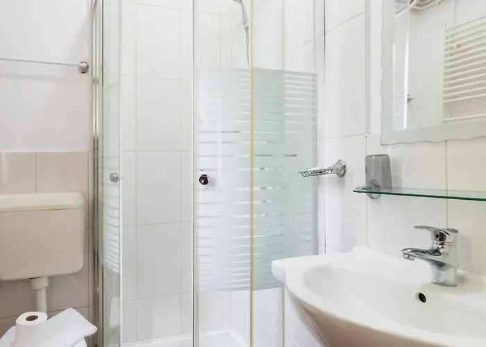 ゲストハウス Flower's 3*