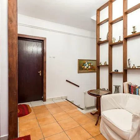 Flower's Pensionat 3*