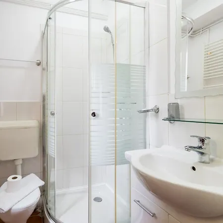 Guest house Flower's 3*